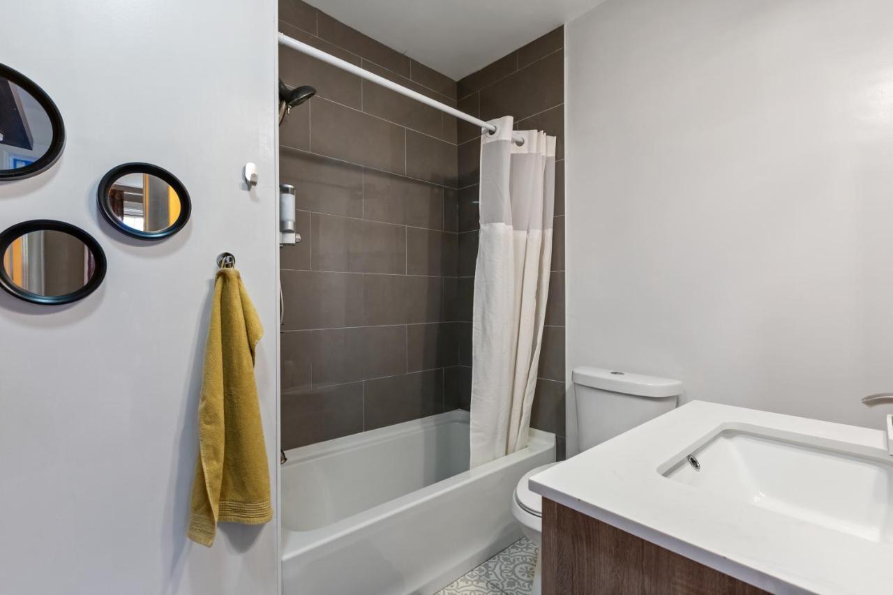 Pristine Townhouse With Rooftop Deck Near Canton! Baltimore Exterior foto